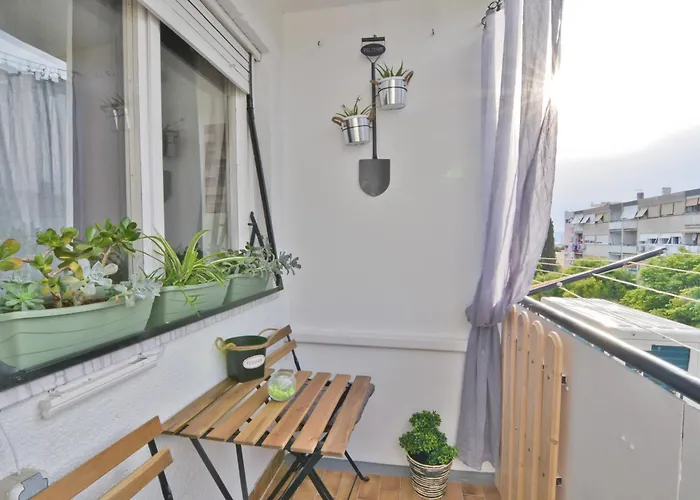 Parkview With Balcony Apartment